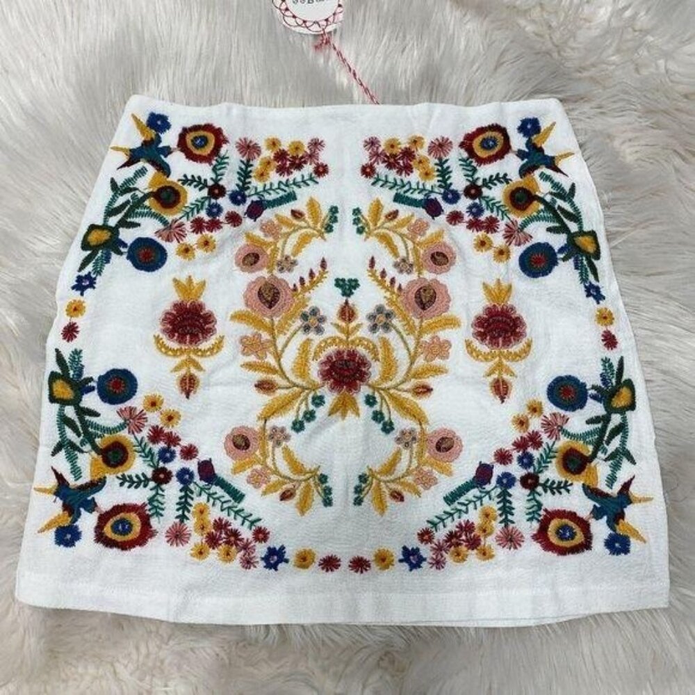 Umgee White Embroidered Detail Mini Skirt